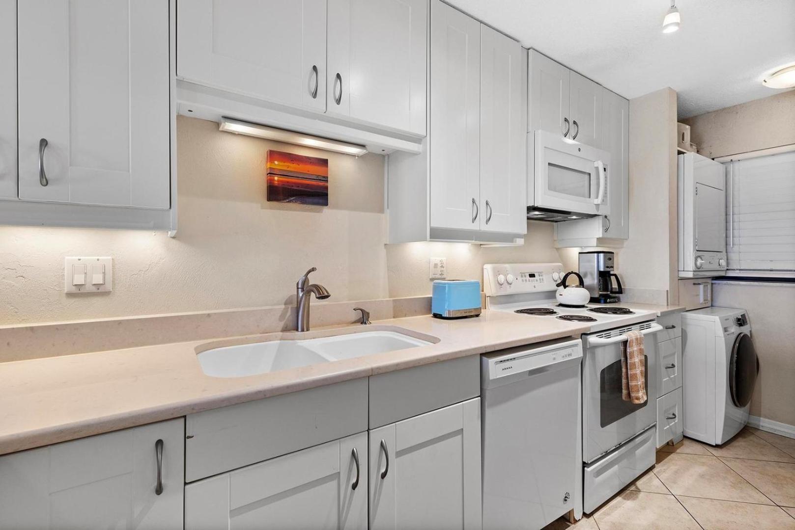 513 - Spectacular Penthouse Level Condo ニュー・スマーナ・ビーチ エクステリア 写真
